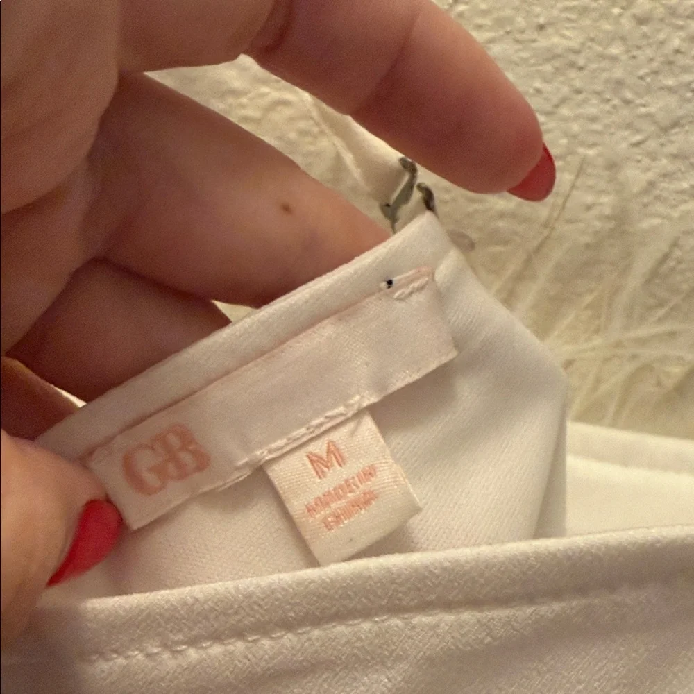 Gianni Bini Women’s White Feathered Crop Top - Picture 3 of 4